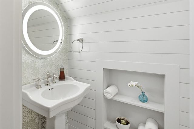 226 Long Ridge Road, Sunset, SC 29685
