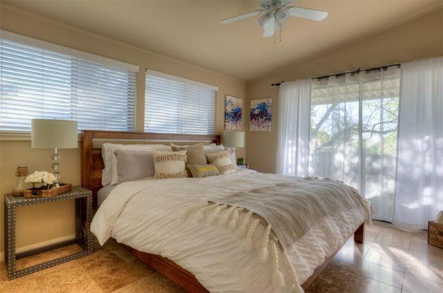 2400 Jarratt Ave B, Austin, TX 78703