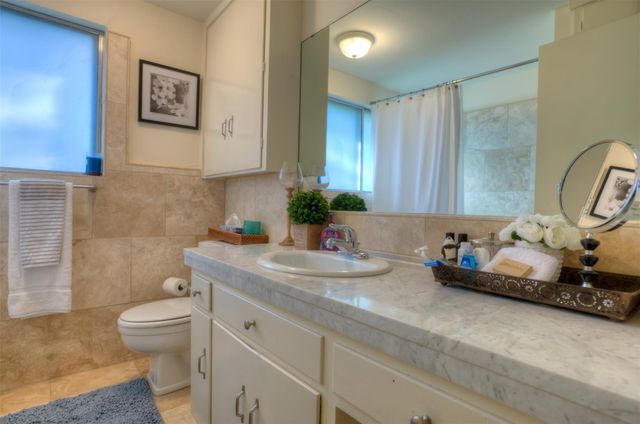 2400 Jarratt Ave B, Austin, TX 78703