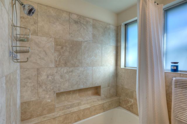 2400 Jarratt Ave B, Austin, TX 78703