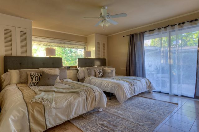 2400 Jarratt Ave B, Austin, TX 78703