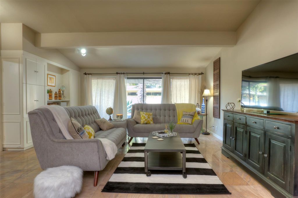 2400 Jarratt Ave B, Austin, TX 78703