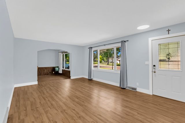 8440 208th Street W, Lakeville, MN 55044