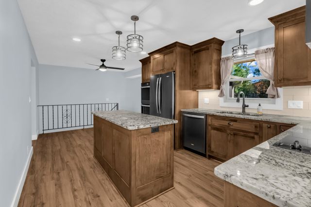 8440 208th Street W, Lakeville, MN 55044