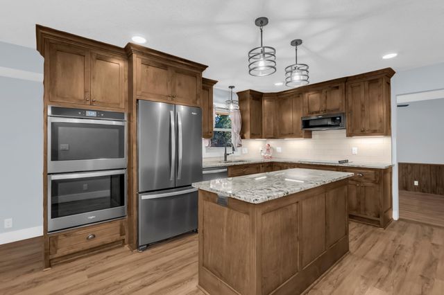 8440 208th Street W, Lakeville, MN 55044