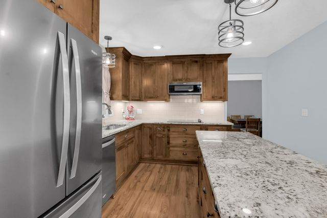 8440 208th Street W, Lakeville, MN 55044