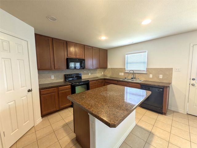 5760 Fountain Flat Drive, Fort Worth, TX 76244