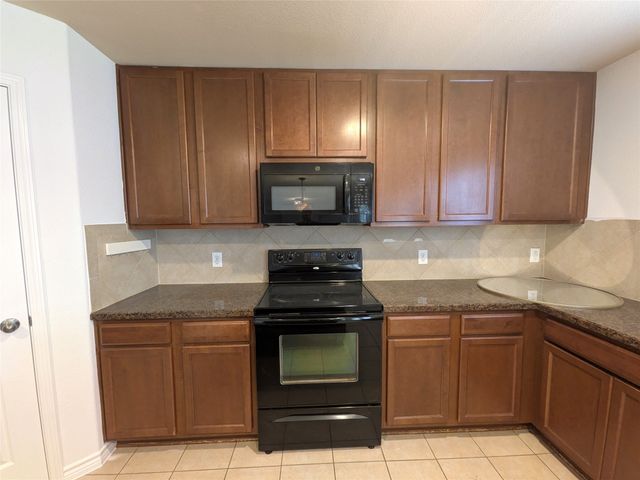 5760 Fountain Flat Drive, Fort Worth, TX 76244