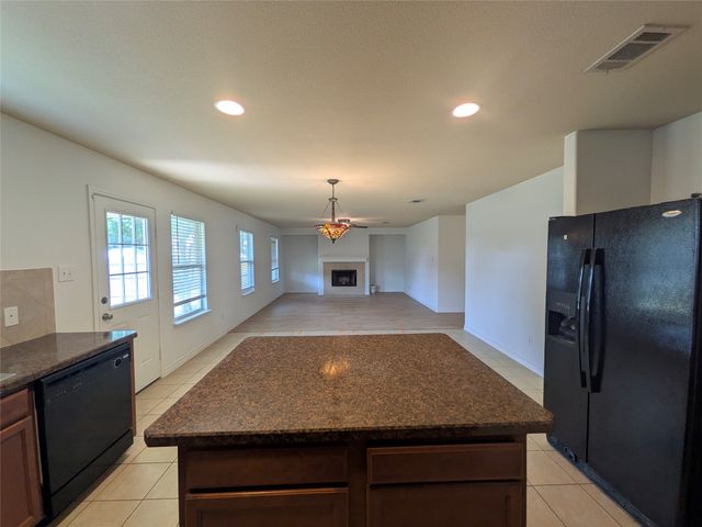5760 Fountain Flat Drive, Fort Worth, TX 76244