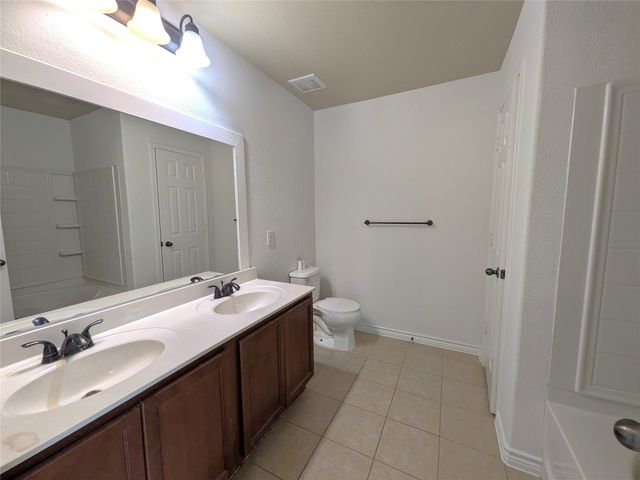 5760 Fountain Flat Drive, Fort Worth, TX 76244