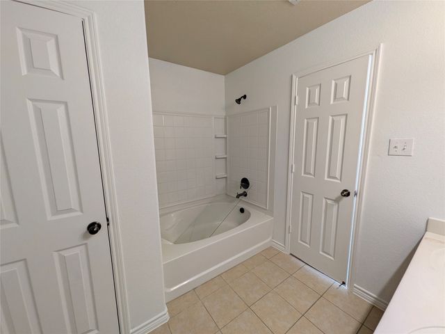 5760 Fountain Flat Drive, Fort Worth, TX 76244