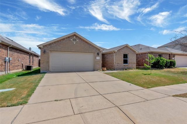 5760 Fountain Flat Drive, Fort Worth, TX 76244
