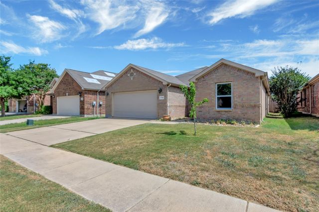 5760 Fountain Flat Drive, Fort Worth, TX 76244