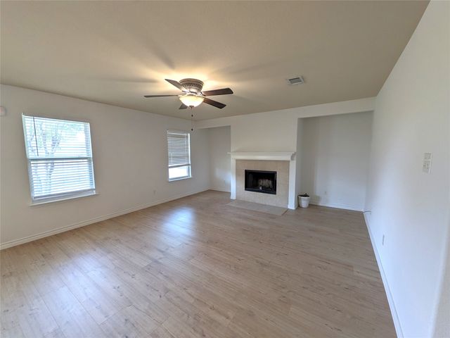 5760 Fountain Flat Drive, Fort Worth, TX 76244