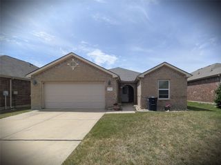 5760 Fountain Flat Drive, Fort Worth, TX 76244