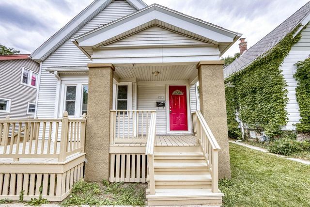 3015 N Oakland AVENUE, Milwaukee, WI 53211