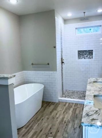 5432 La Roche Avenue, Savannah, GA 31406