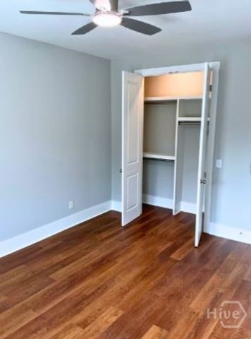 5432 La Roche Avenue, Savannah, GA 31406