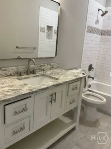 5432 La Roche Avenue, Savannah, GA 31406