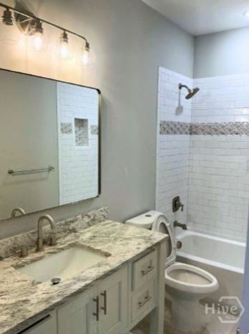 5432 La Roche Avenue, Savannah, GA 31406