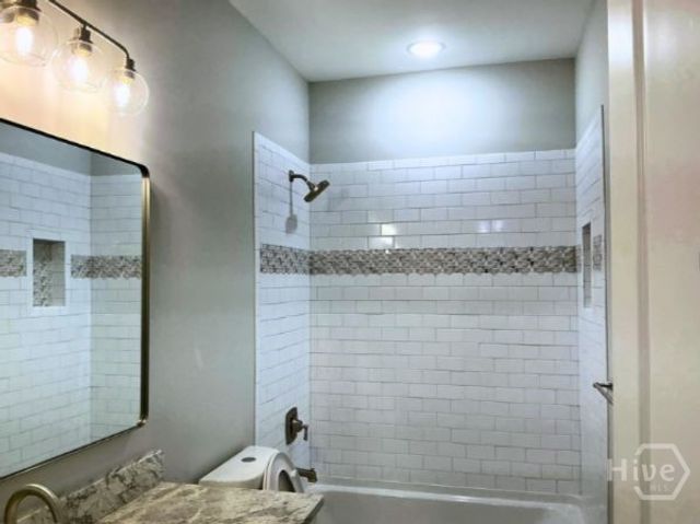 5432 La Roche Avenue, Savannah, GA 31406