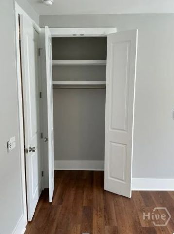 5432 La Roche Avenue, Savannah, GA 31406