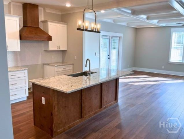 5432 La Roche Avenue, Savannah, GA 31406