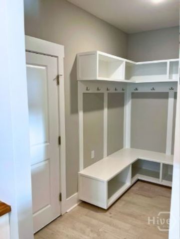 5432 La Roche Avenue, Savannah, GA 31406