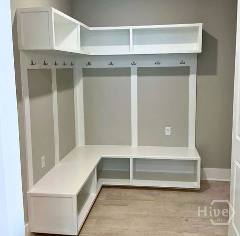 5432 La Roche Avenue, Savannah, GA 31406