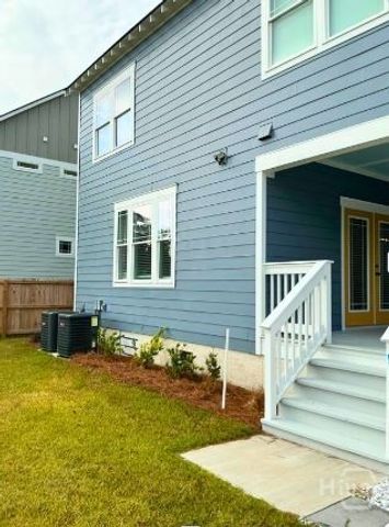 5432 La Roche Avenue, Savannah, GA 31406