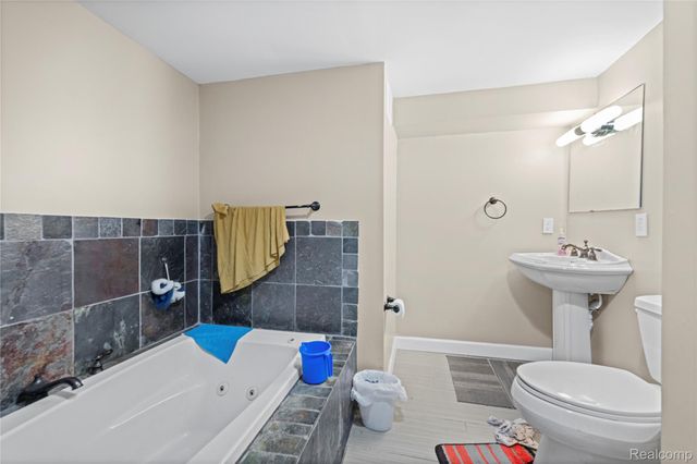 25624 Thomas Drive, Warren, MI 48091