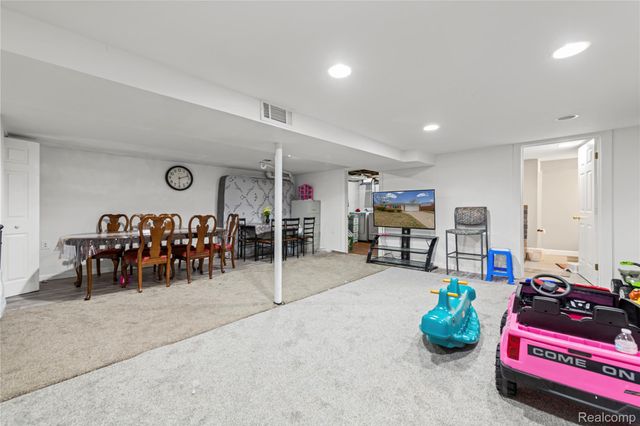 25624 Thomas Drive, Warren, MI 48091