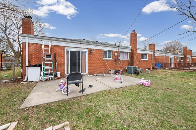 25624 Thomas Drive, Warren, MI 48091