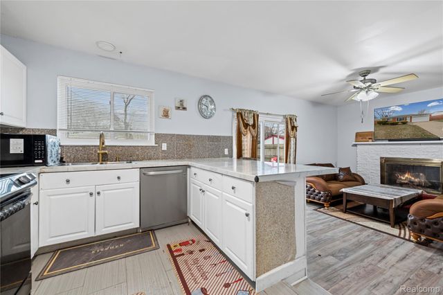 25624 Thomas Drive, Warren, MI 48091