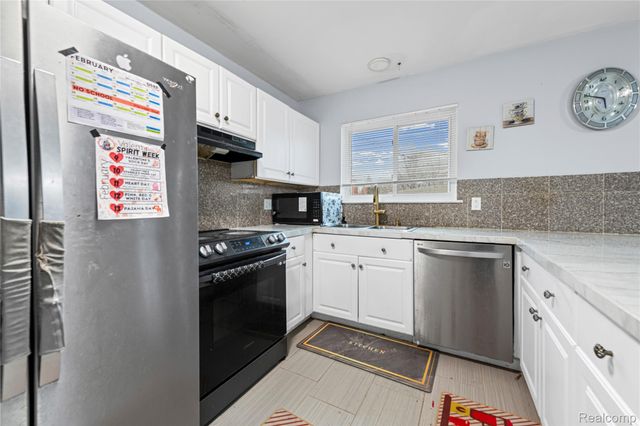 25624 Thomas Drive, Warren, MI 48091