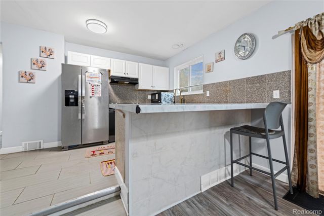 25624 Thomas Drive, Warren, MI 48091