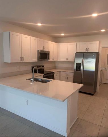 208 ACORN ROAD, Haines City, FL 33844