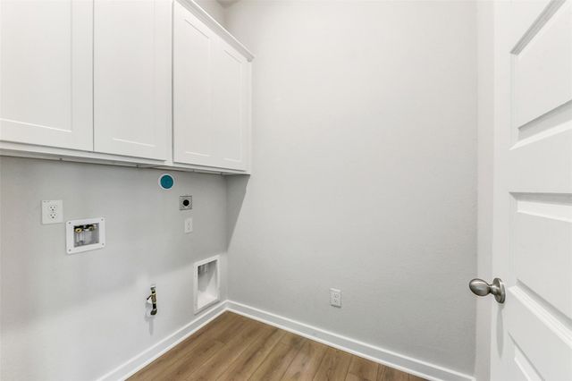 62 Leon Way, Dayton, TX 77535