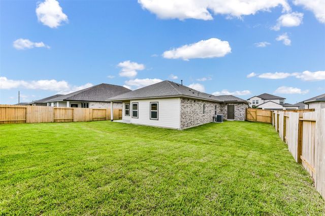 62 Leon Way, Dayton, TX 77535