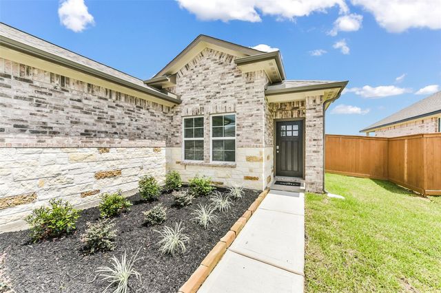 62 Leon Way, Dayton, TX 77535