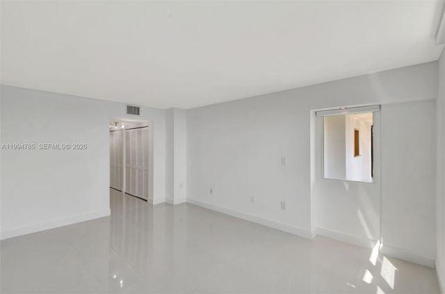 2333 Brickell Ave 305, Miami, FL 33129