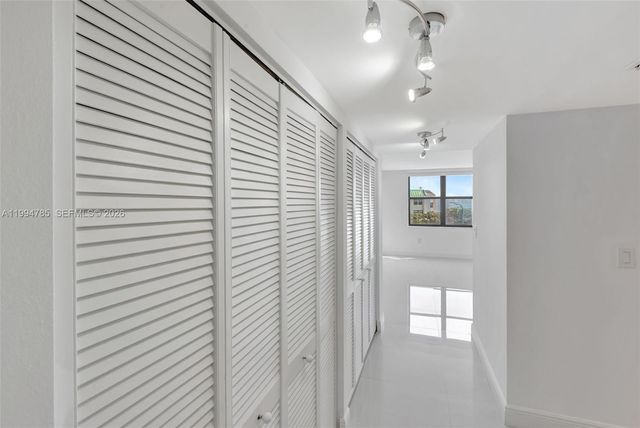 2333 Brickell Ave 305, Miami, FL 33129