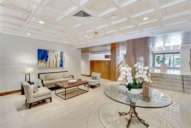 2333 Brickell Ave 305, Miami, FL 33129