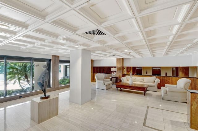 2333 Brickell Ave 305, Miami, FL 33129