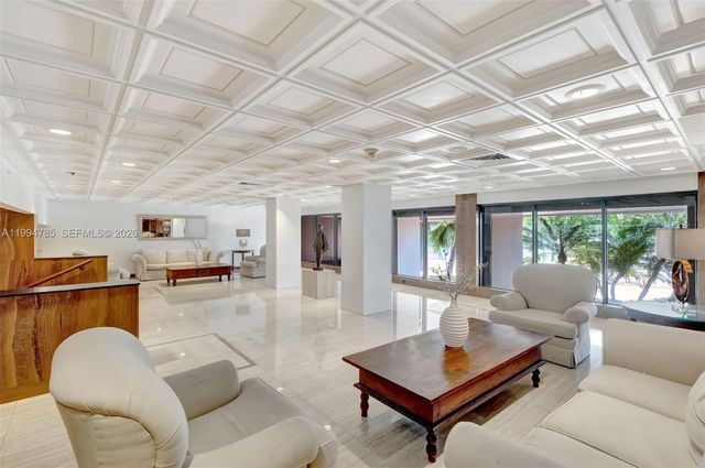 2333 Brickell Ave 305, Miami, FL 33129