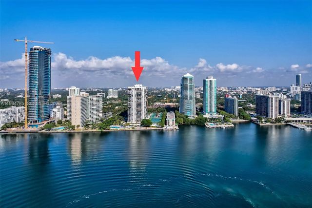 2333 Brickell Ave 305, Miami, FL 33129