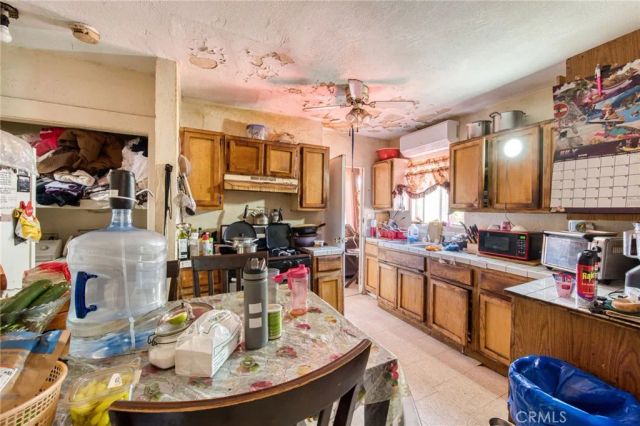 9621 Defiance Avenue, Los Angeles, CA 90002