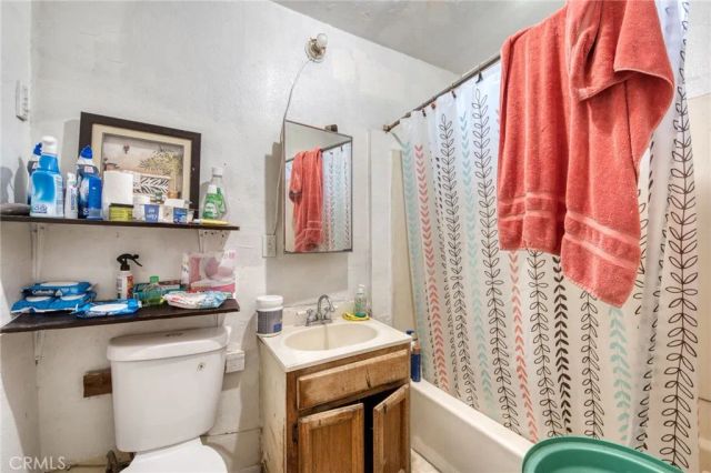 9621 Defiance Avenue, Los Angeles, CA 90002