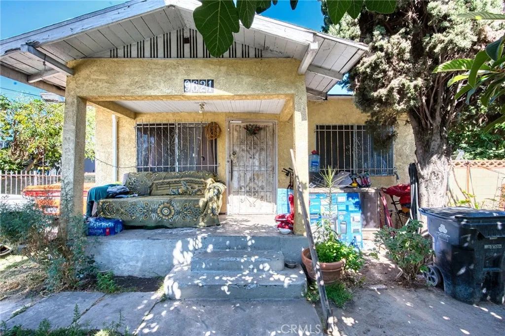 9621 Defiance Avenue, Los Angeles, CA 90002