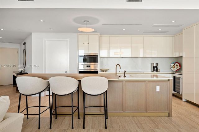 525 N Fort Lauderdale Beach Blvd 702, Fort Lauderdale, FL 33304